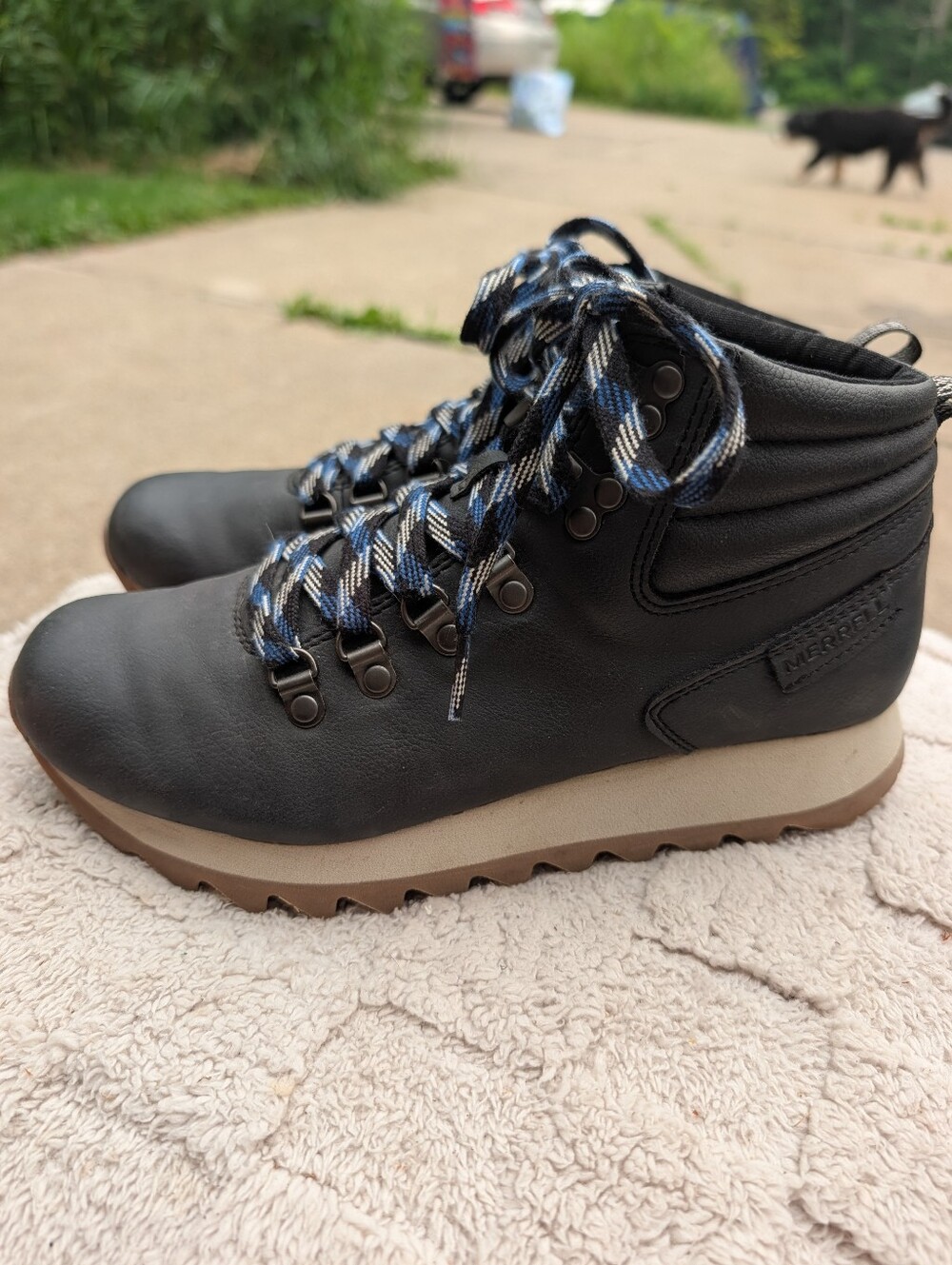 Merrell Black Leather Ankle Hiking Boots with Blue-Patterned Laces Size 8
